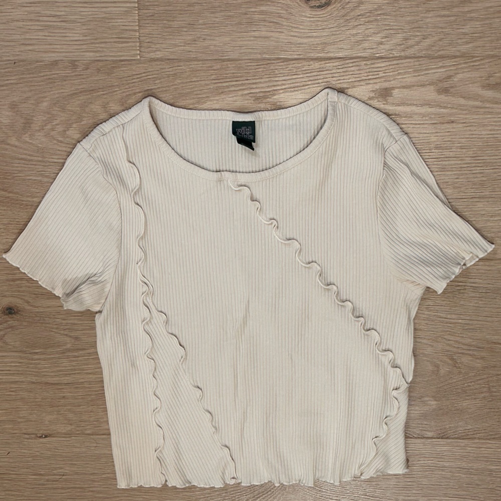 Woman’s Beige Crop Top